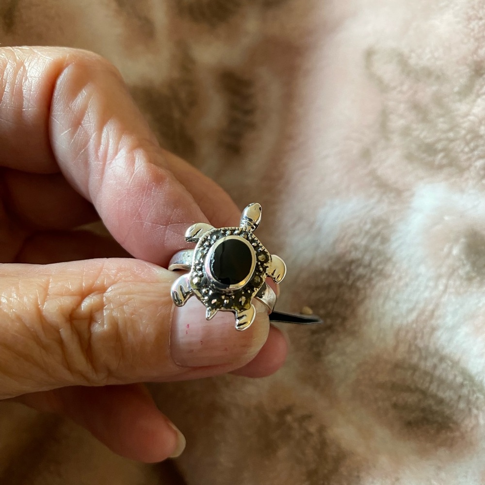New Sterling Silver Turtle Ring with Black onyx and marcasite Stone size 7
